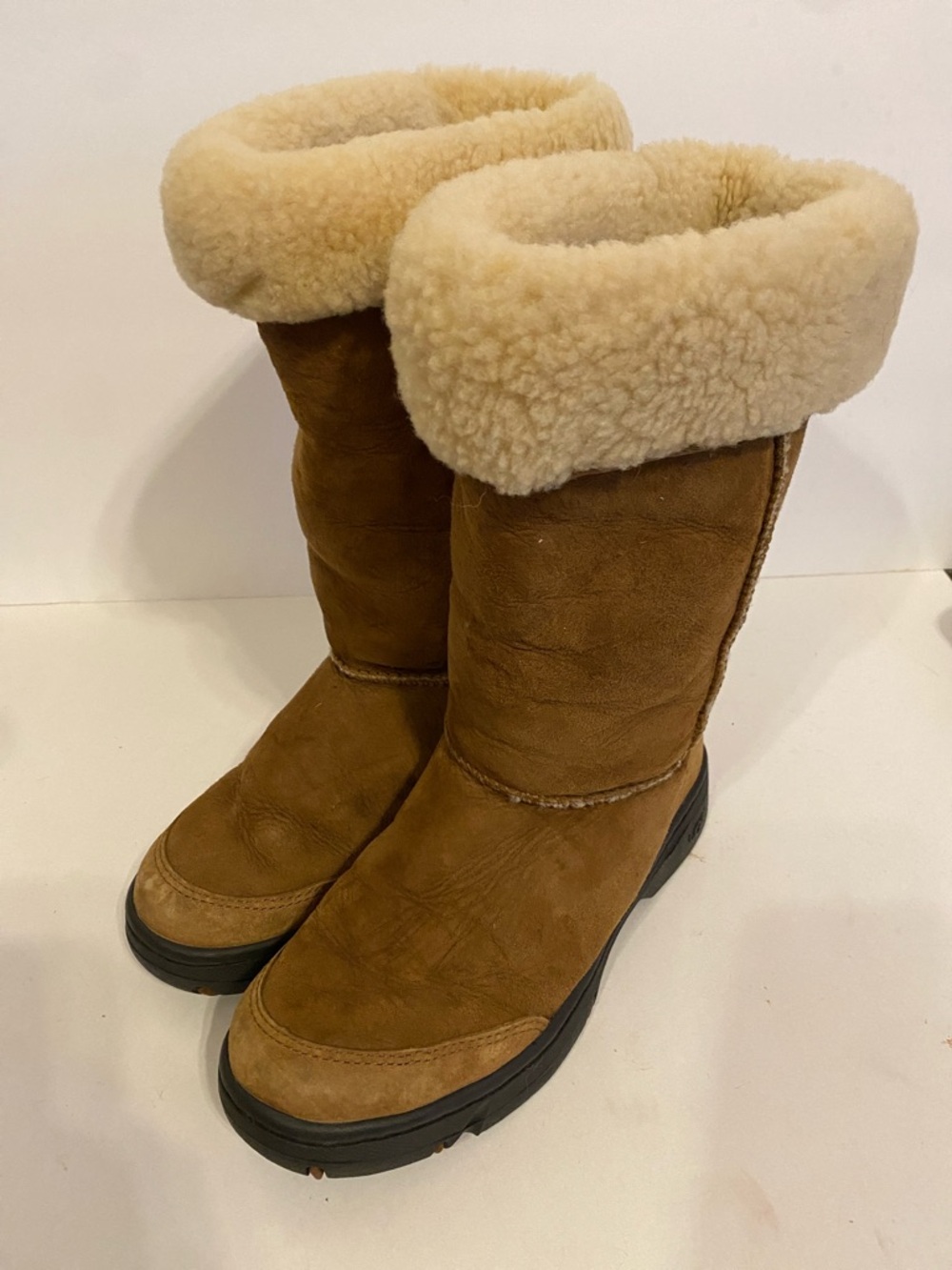 UGG Australia Brown Leather Sheepskin Cuff Boots Women's Size 8
